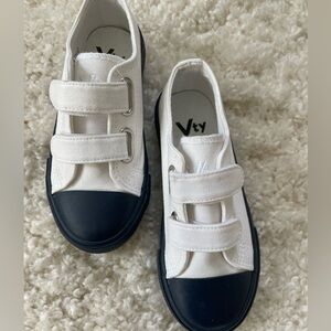 Novesta. Kids. Velcro sneakers. NWOT. WHITE/NAVY. Size27 European US 10.5